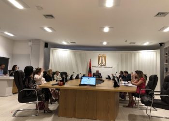 ‘Kunati i shokut Xhemal’: KLP finalizon transferimin e motrës së Felajt në Tiranë