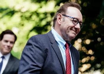 Gjyqi ndaj Kevin Spacey/ Akuzuesi: Ai u soll ndaj meje si një “predator”