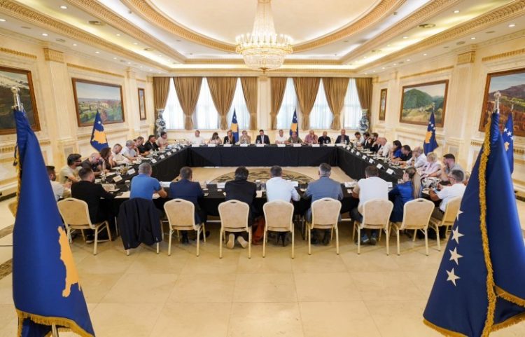 Abdixhiku: Zgjedhjet e reja në veri të bëhen me…