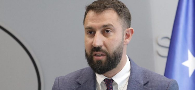 Ministri reagon pas nisjes së hetimit për korrupsion ndaj tij