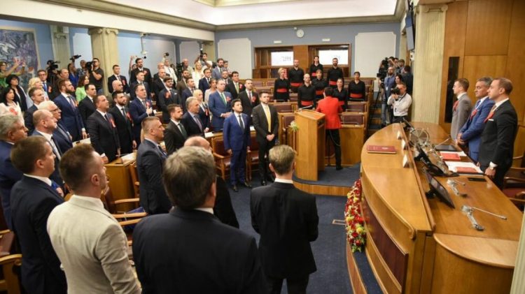 Konstituohet Kuvendi i ri malazez por… nuk ka kryetar