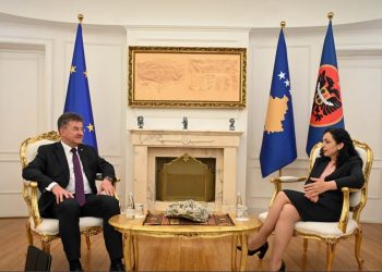 Lajçak me Osmanin diskutojnë “tejkalimin e sfidave politike dhe të sigurisë”