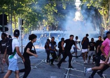 U frymëzuan nga trazirat në Francë, arrestohen adoleshentët në Zvicër