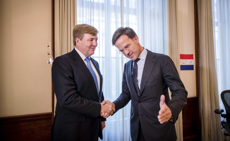 Rutte takohet me mbretin Willem-Alexander pas dorëheqjes nga posti i kryeministrit