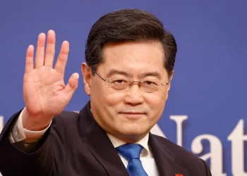 Shkarkohet nga detyra ministri i Jashtëm i Kinës