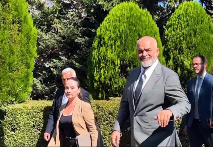 Prishtinë dil në shesh