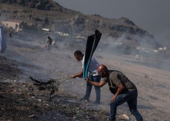 Vazhdojnë evakuimet nga zjarret e përhapura në Greqi