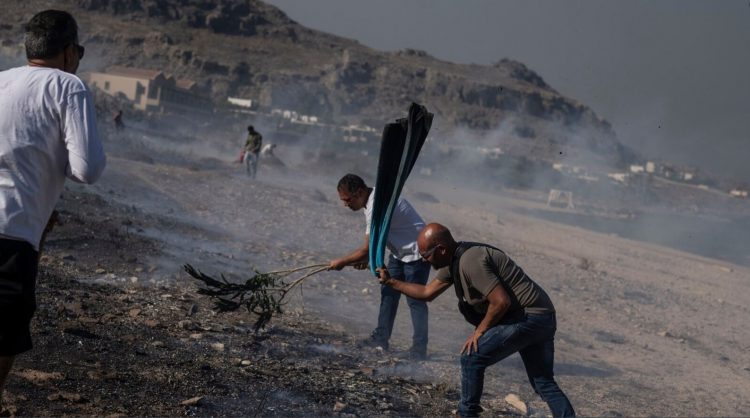 Vazhdojnë evakuimet nga zjarret e përhapura në Greqi