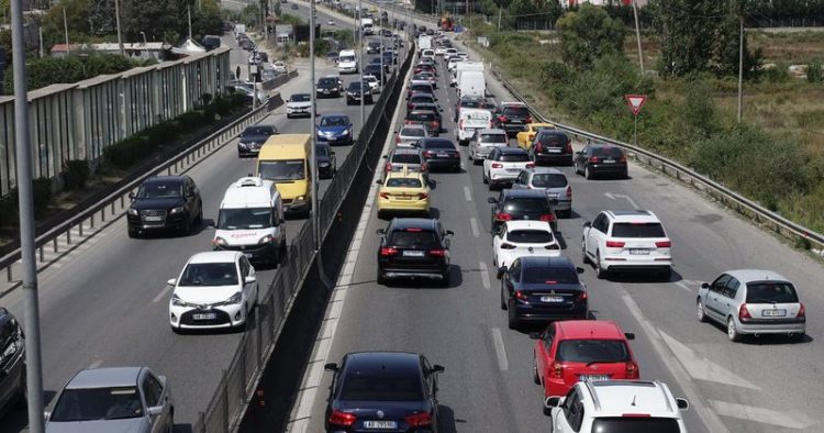 Nuk është Tirana, ja qarku me më shumë automjete në Shqipëri