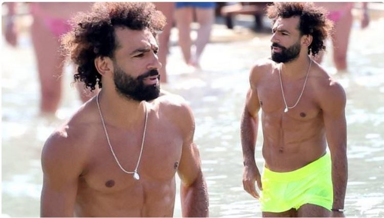 Mohamed Salah shfaq linjat e trupit gjatë pushimeve