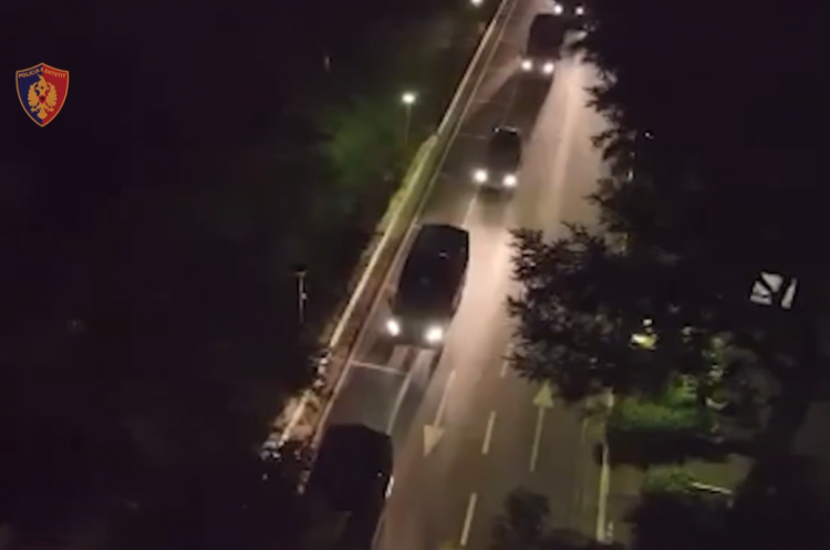 VIDEO/ Sekuestrohen makina të blinduara e arsenal armësh. Detajet