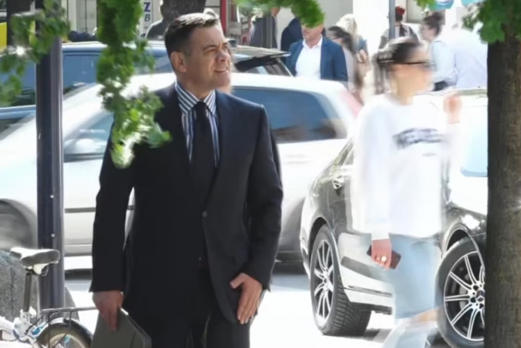 Dosja “Ahmetaj” si “kutia e Pandorës”, çfarë paralajmëron VOA