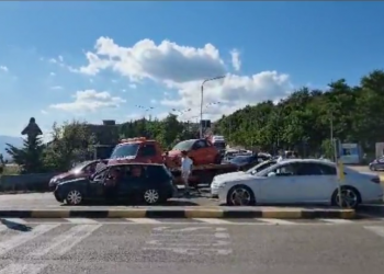 Autoboti i përmbysur, Hyundai në flakë, çfarë ndodh në Qafë Thanë