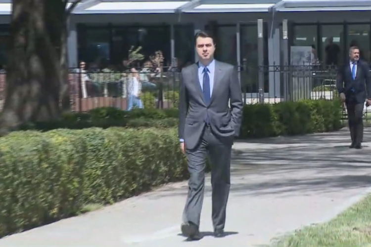 VOA: Basha nesër do quhet kryetari i një partie shumë më të vogël