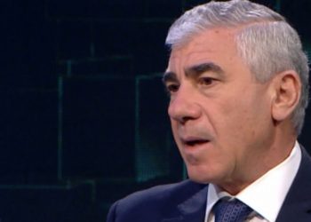 Për Lulin dhe Lulzimsat!