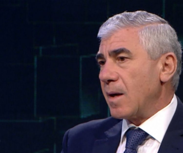 Për Lulin dhe Lulzimsat!