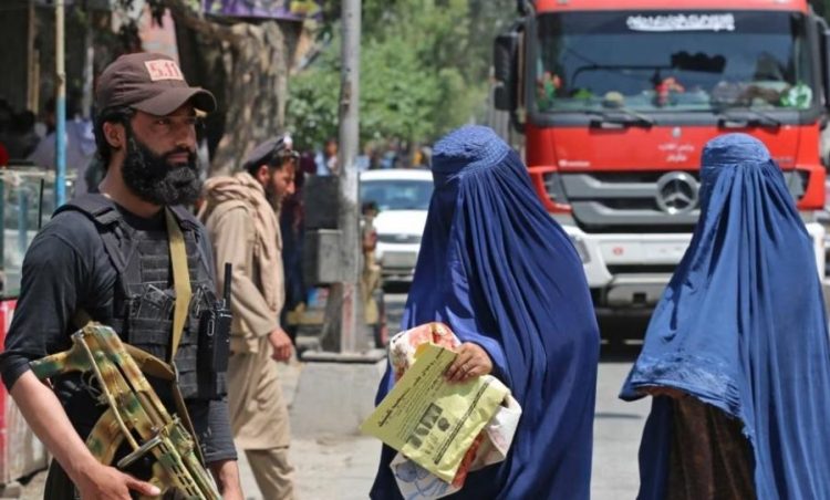 OKB: Talibanët i kanë shtuar kufizimet ndaj grave dhe vajzave afgane