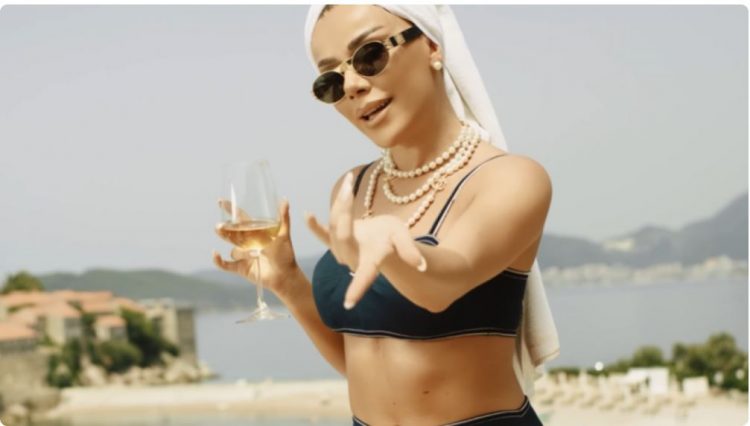 Tayna sjell këngën e re “Kalle” (VIDEO)