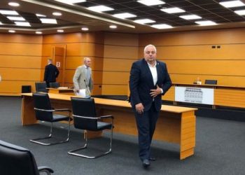 Dy prona i vuri në emër të prindërve? “Silurohet” prokurori (EMRI)