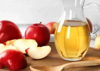 Ja çfarë i ndodh trupit nëse konsumojmë një lugë uthull molle çdo ditë