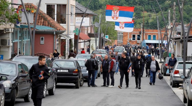 Paralajmërimet për arrestime dhe listat e rreme frikësojnë serbët e Kosovës