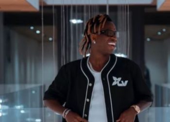 Super Vinicius “shënon gol” edhe jashtë fushe, ja modelja që shoqërohet me të