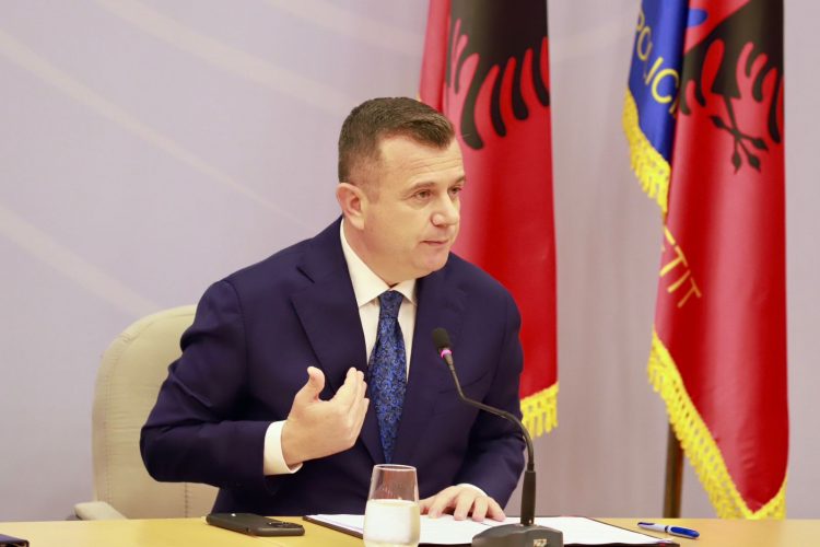 Balla: Nga nesër do të trajtojmë problemin e banimit për policët