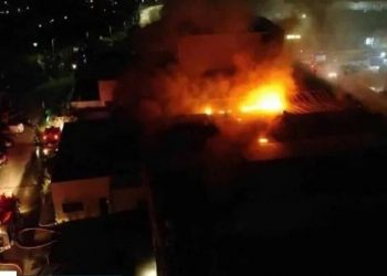 Zjarri shkatërron ambientet e grupit mediatik (VIDEO)