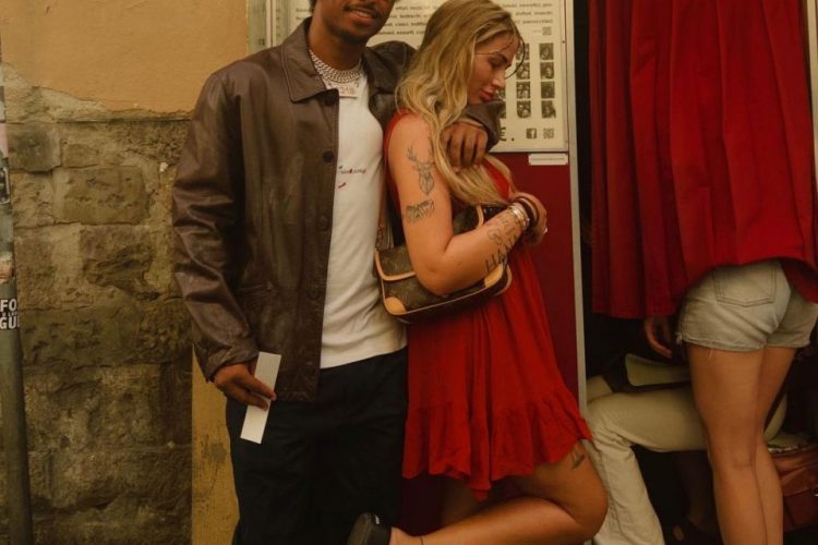 Adeyemi shfaqet duke bërë shqiponjën për Loredanën