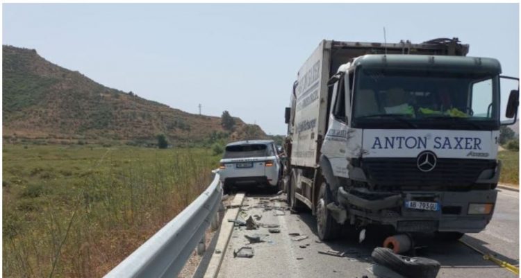 Aksident i trefishtë në aksin Sarandë-Delvinë, lëndohet 30-vjeçarja