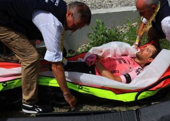 Aksident masiv gjatë Tour de France, mbi 50 të dëmtuar