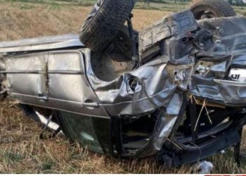 Përplasen dy makina, lëndohen disa persona