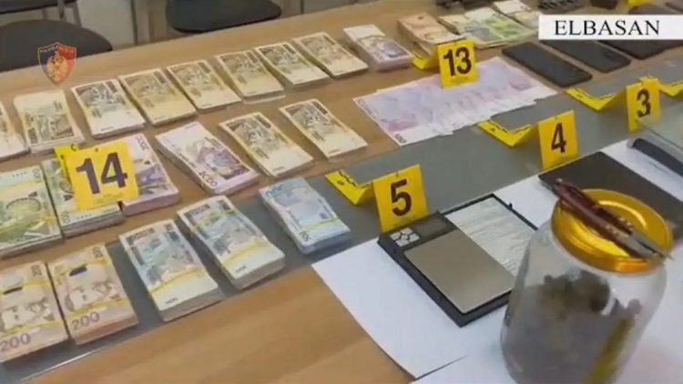 Trafikonte lëndë narkotike, kapet një person i shpallur në kërkim