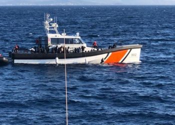 Rrezikuan mbytjen, anija shqiptare shpëton 55 emigrantë në Egje