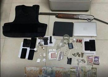 Kokainë dhe armë, arrestohet shqiptari i dënuar edhe për vrasje