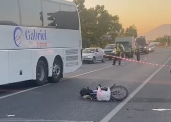 Autobusi copëtoi motorin! Vdesin burrë e grua në Shkodër