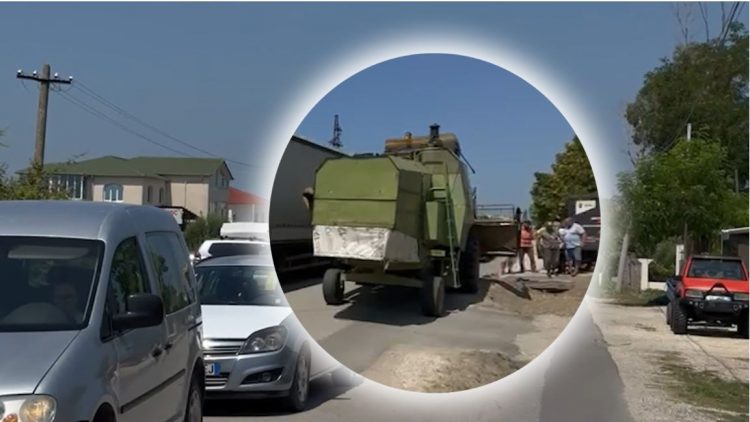 Aksident në Fier-Seman, autokombajna përplaset me një kamion