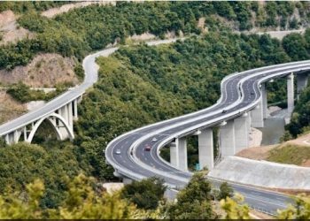 Aksident i rëndë në autostradë, 1 i vdekur e 3 të plagosur