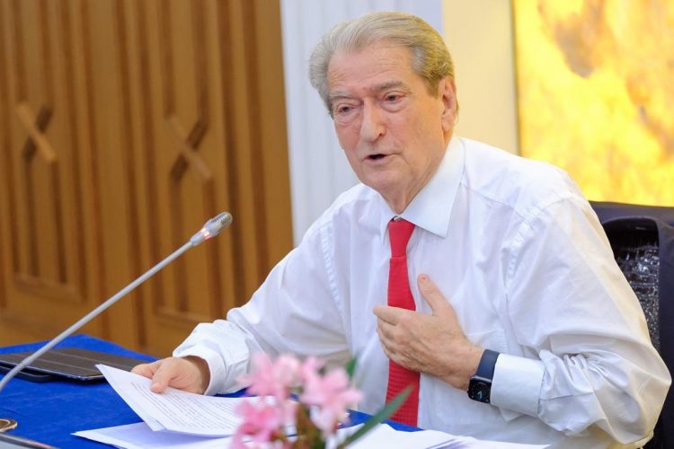 “Non grata”, Sali Berisha: Mafia e Sorosit trilloi për fëmijët e mi