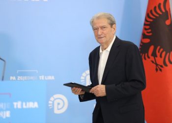 Berisha publikon videon: Përpara drejt vjedhjeve te reja…