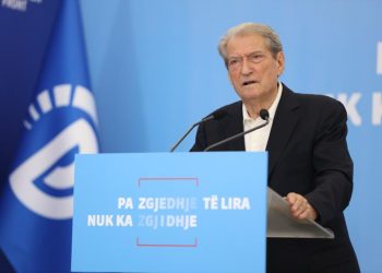 Djegësi i Tiranës, Berisha: Veliaj, pronar kryesor me Ramën e Agaçin