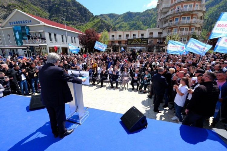 ‘Ka disa dosje’, si e denonconte Berisha ish-kryebashkiakun Fran Tuci