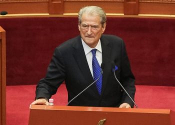 Ahmetaj mungon, Berisha nga Kuvendi: Duhet të përgjigjet bosi i tij