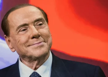 Pas pak orësh hapet testamenti i Berlusconit! Si e ka shpërndarë trashëgiminë e tij?
