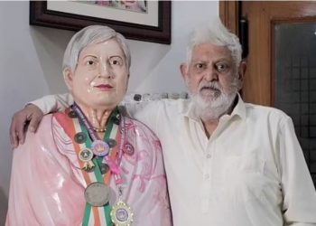 Burri i ve ‘ngjall’ gruan, flet me të çdo ditë (VIDEO)