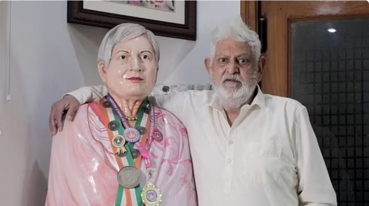 Burri i ve ‘ngjall’ gruan, flet me të çdo ditë (VIDEO)