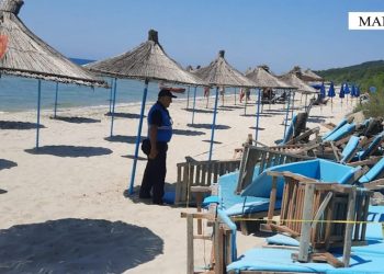 Sekuestrohen 147 çadra e 294 shezlongë, procedohen 3 administratorë