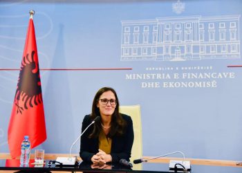 Kryeministri Rama shkarkon nga detyra ministren