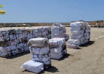 Sekuestrohen 5.3 ton kokainë, një shqiptar mes të arrestuarve / Emrat