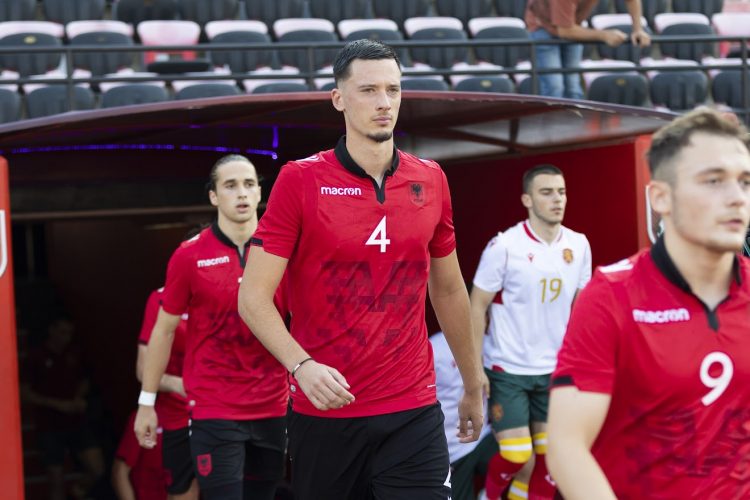 I rritur në tokën e Ibrës, rrëfehet Elmando Gjini që shembull ka Van Dijk